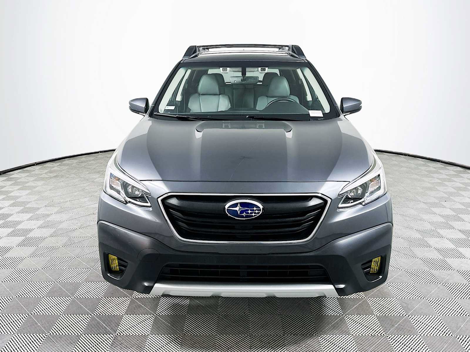 Used 2020 Subaru Outback Limited XT w/ Tech Package 2 AWD/4WD image 2