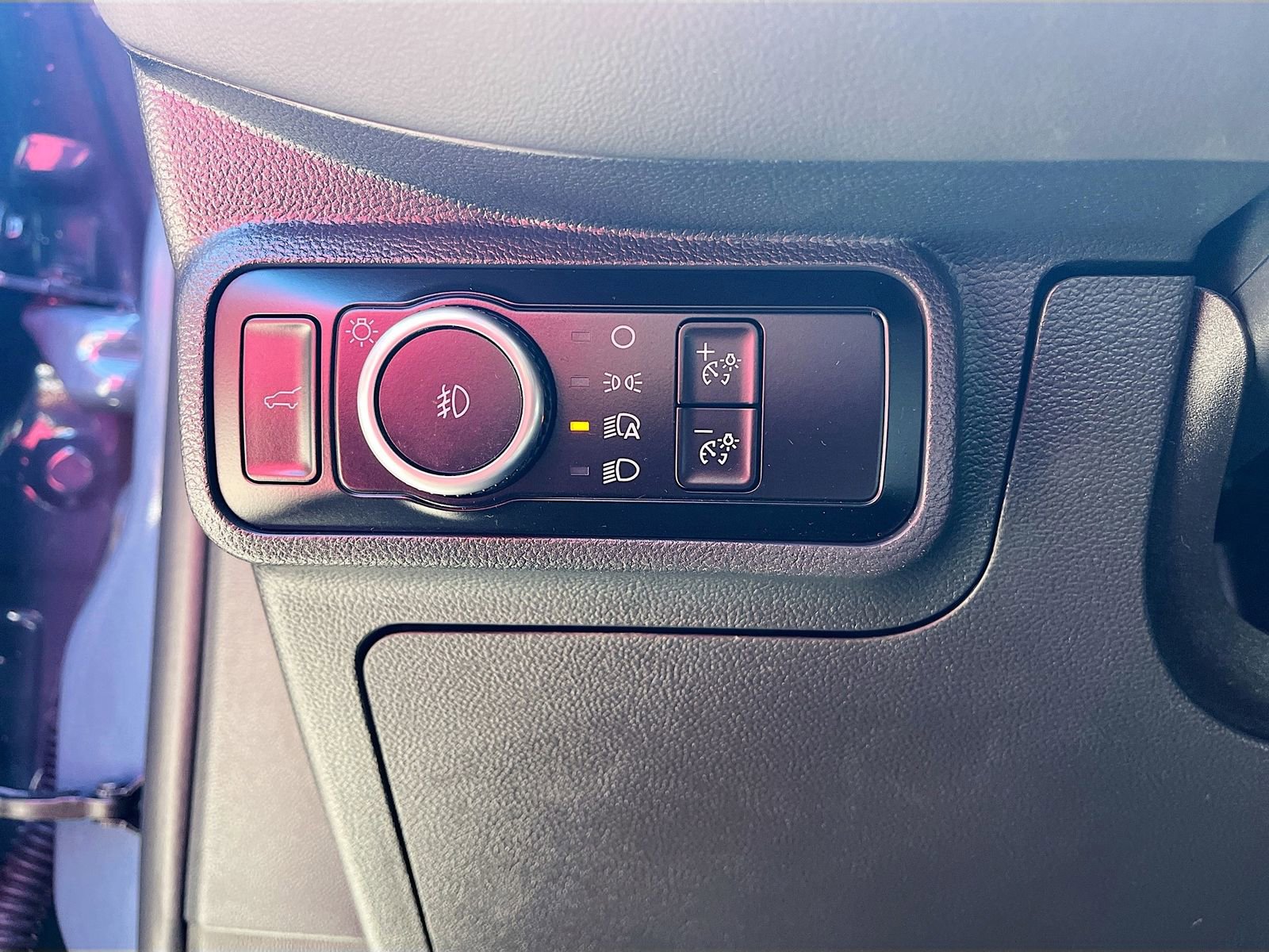 Used 2025 Ford Explorer Active w/ Active Comfort Package AWD/4WD image 10