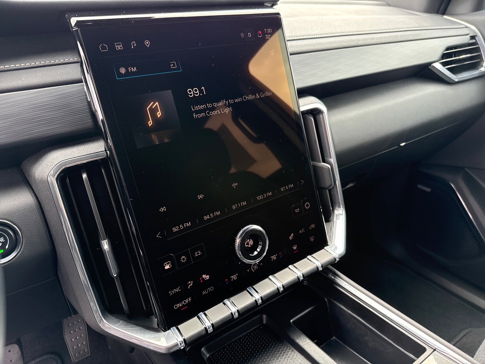 Used 2025 GMC Acadia Elevation image 16