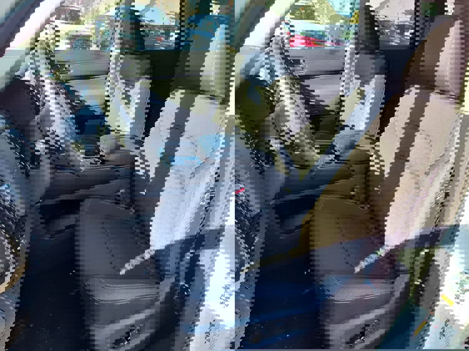 Used 2024 Nissan Pathfinder SV image 12