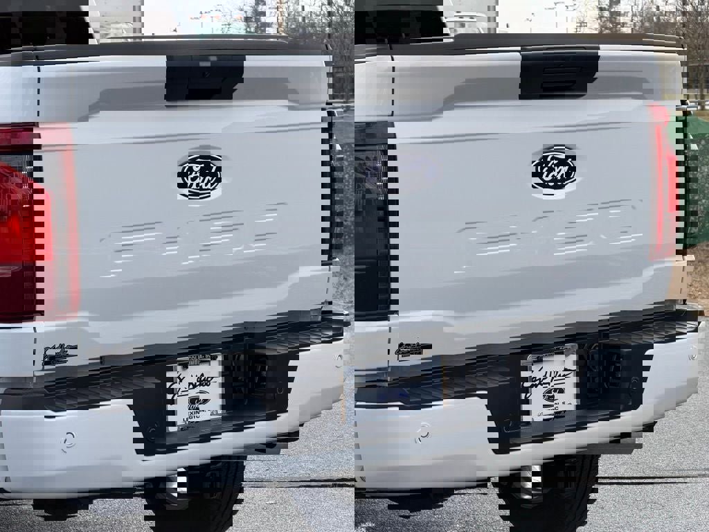 New 2026 Ford F150 XLT w/ Equipment Group 301A Standard image 8