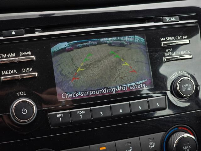 Used 2017 Nissan Rogue S image 25