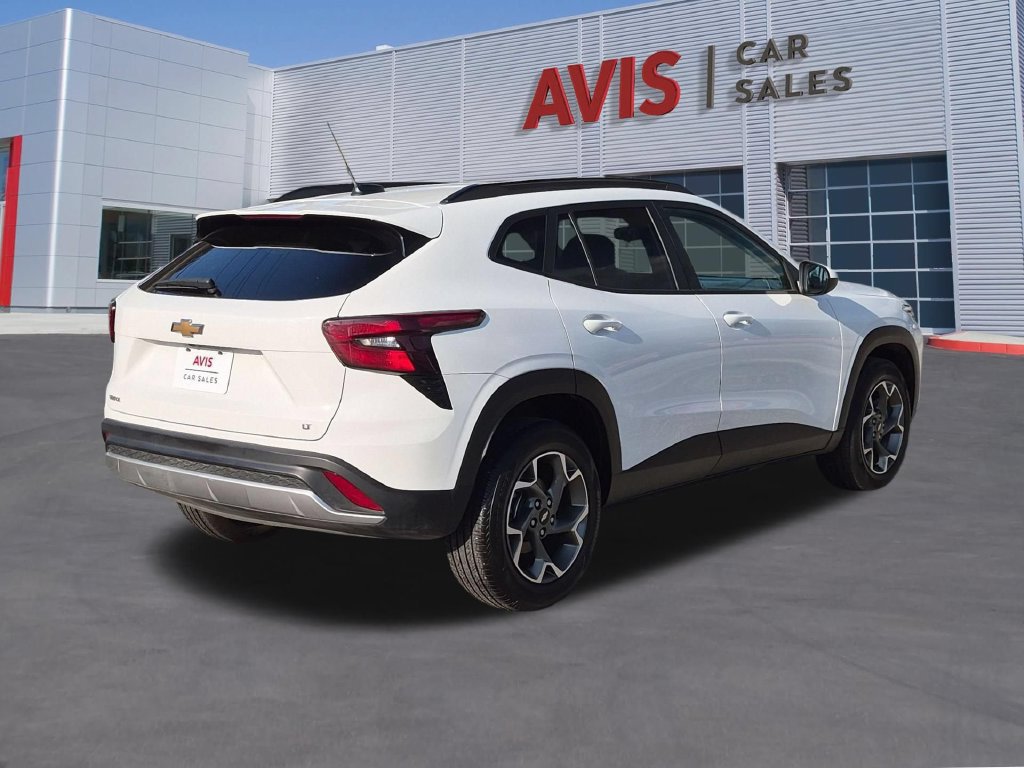 Used 2026 Chevrolet Trax LT FWD image 6