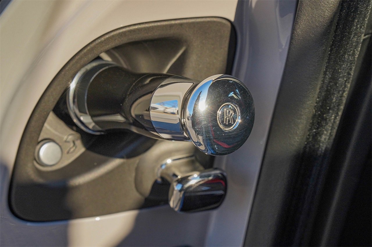 New 2026 Rolls-Royce Spectre Base image 34