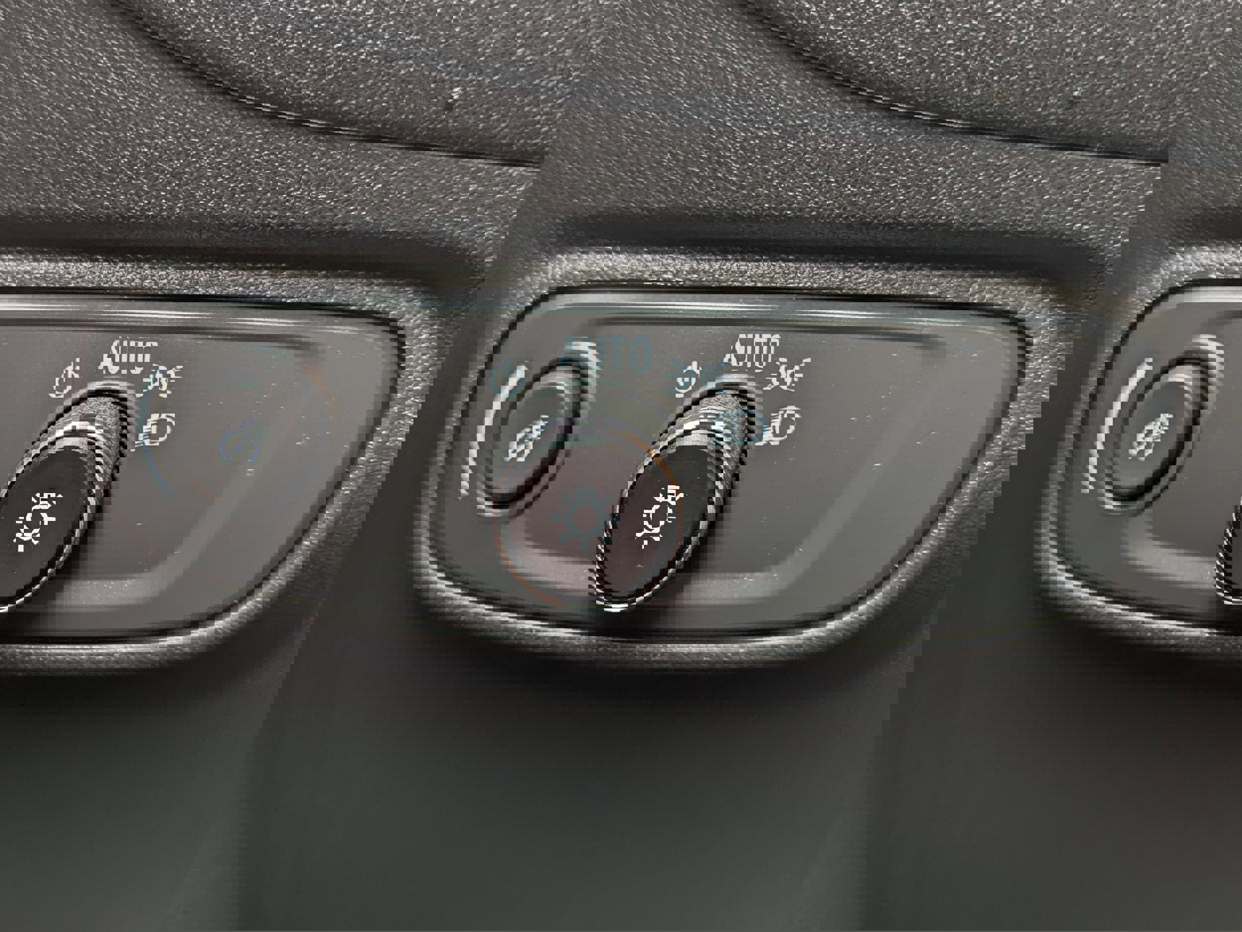 Used 2023 Chevrolet Equinox RS image 19