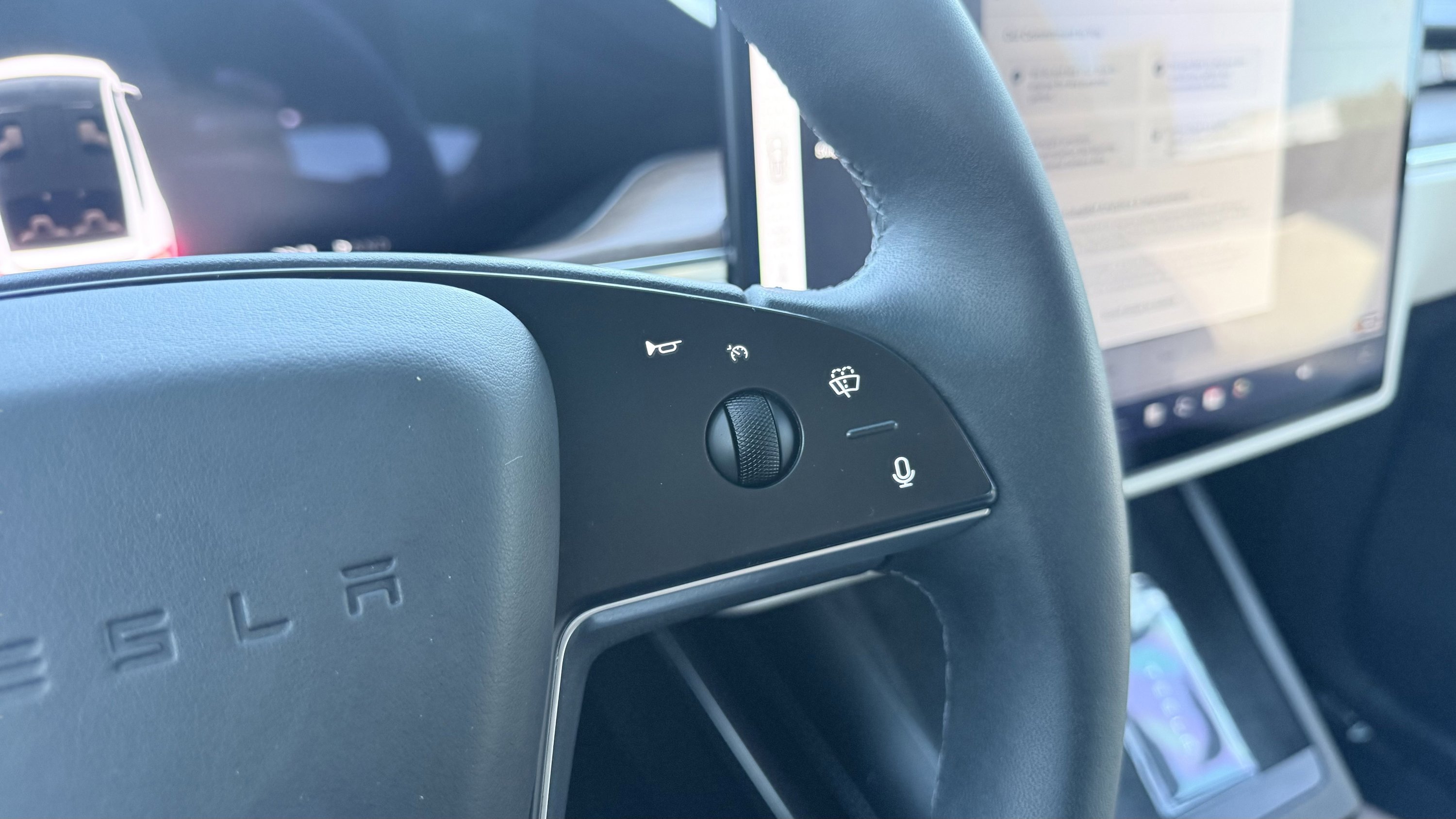 Used 2022 Tesla Model X image 65