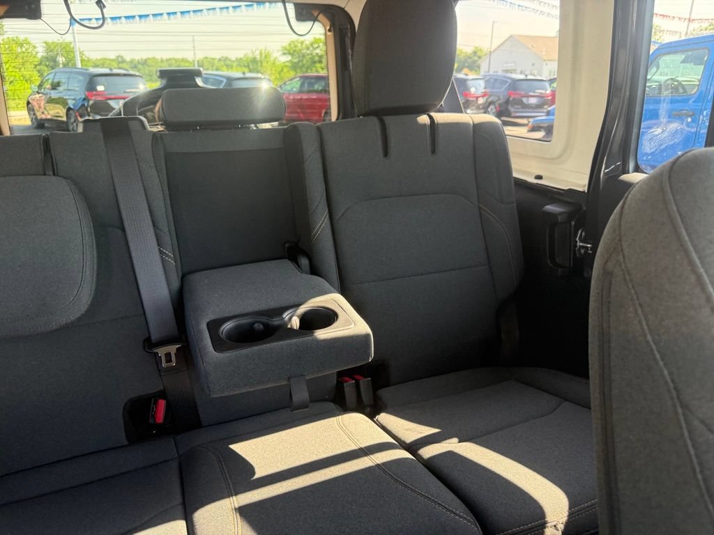 Used 2025 Jeep Wrangler Unlimited Sahara AWD/4WD image 62