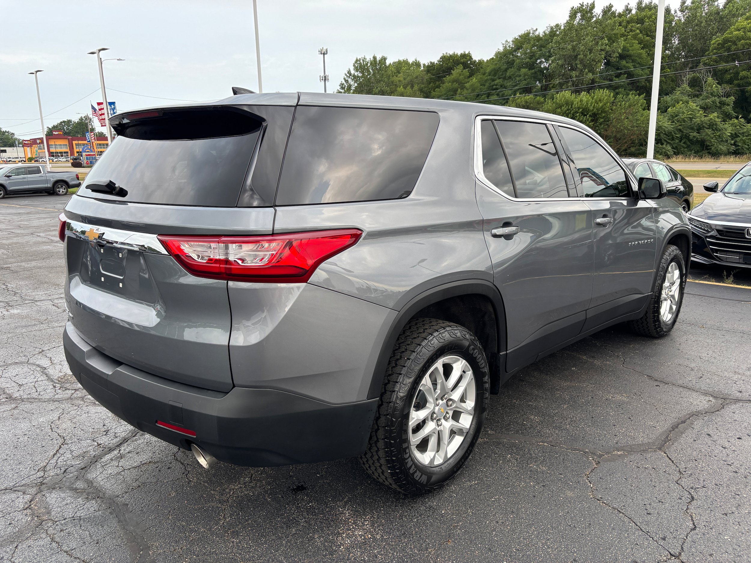 Used 2020 Chevrolet Traverse LS AWD/4WD image 6