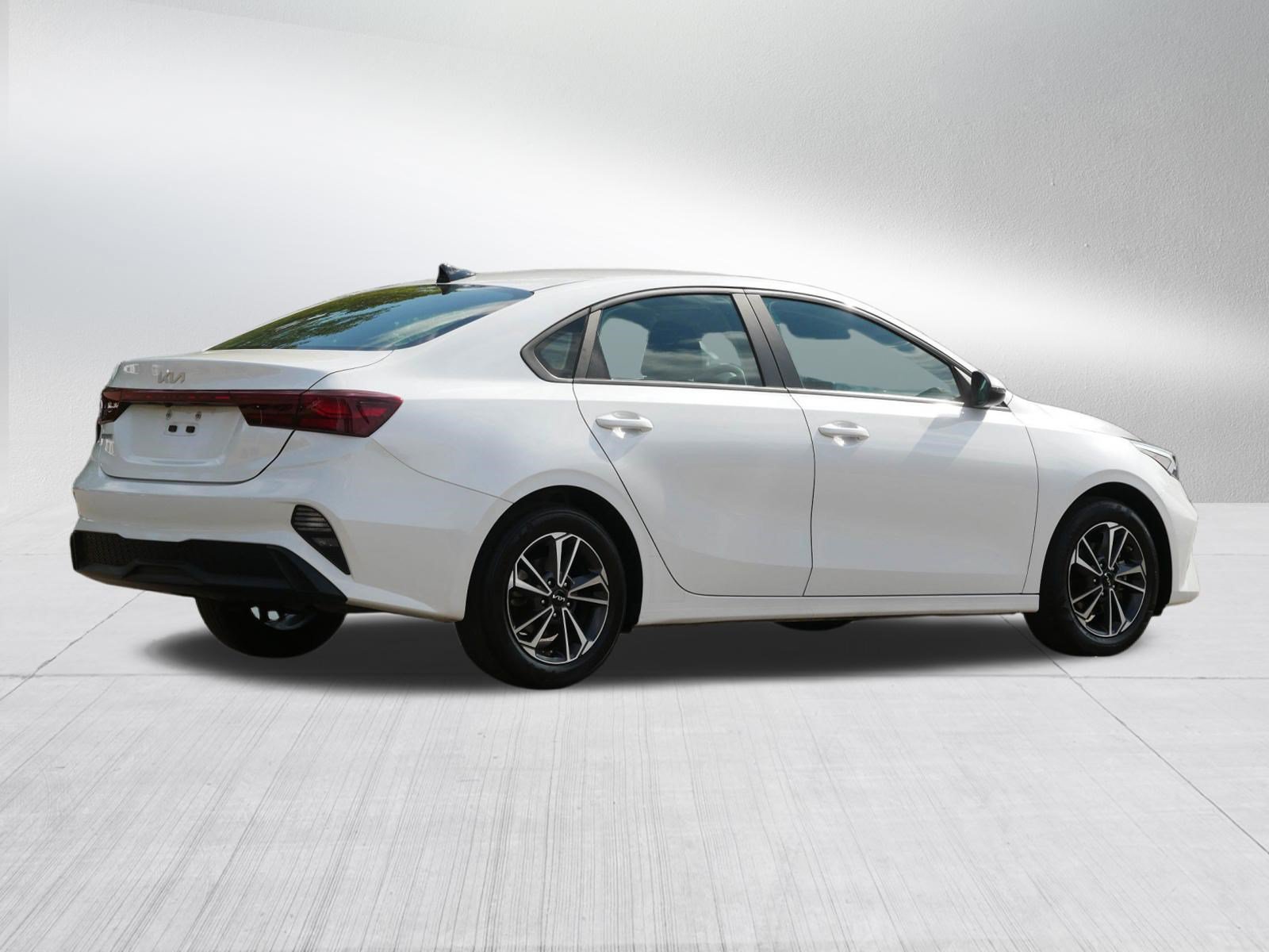 Certified 2024 Kia Forte LXS w/ LXS Technology Package FWD image 7