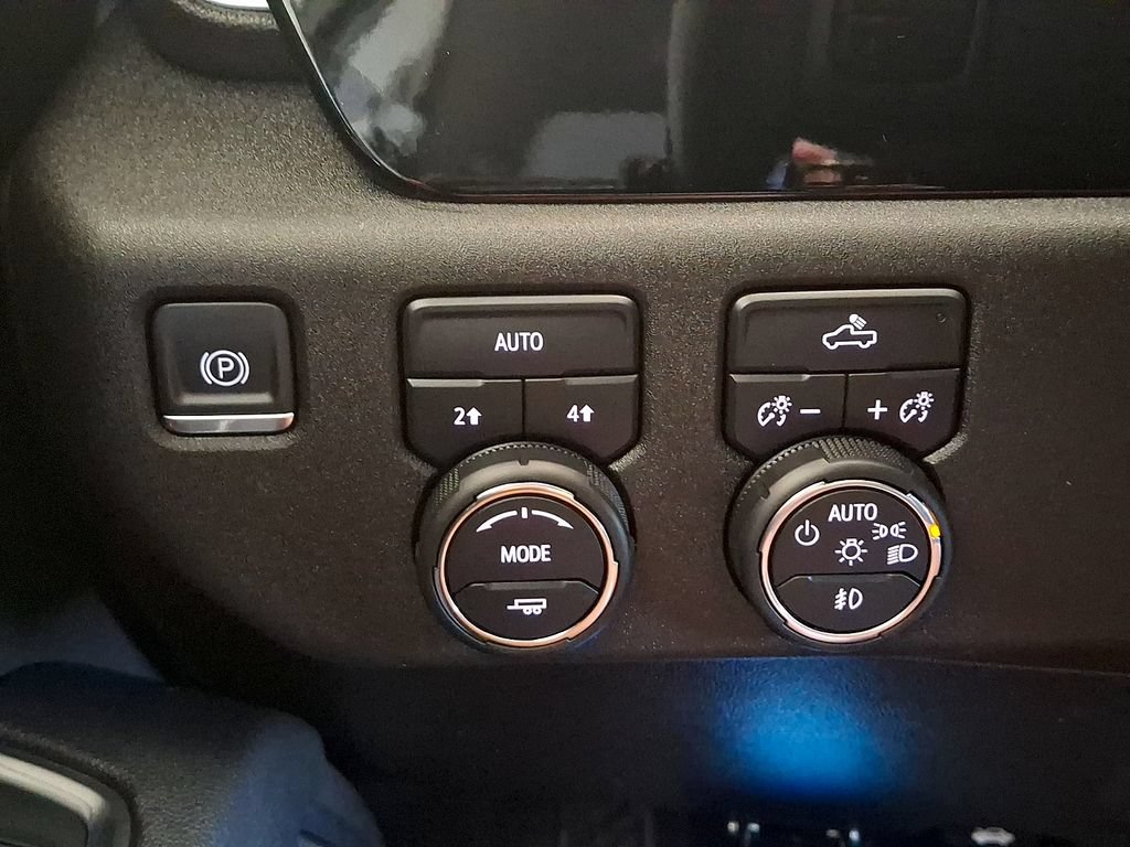 Certified 2024 Chevrolet Silverado 1500 RST AWD/4WD image 23