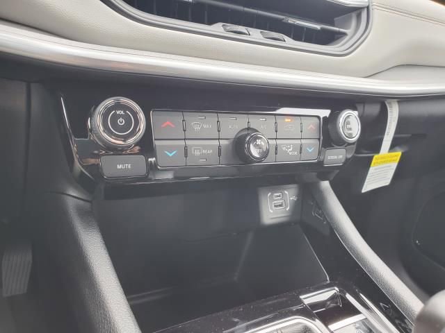 New 2025 Jeep Compass Limited image 21