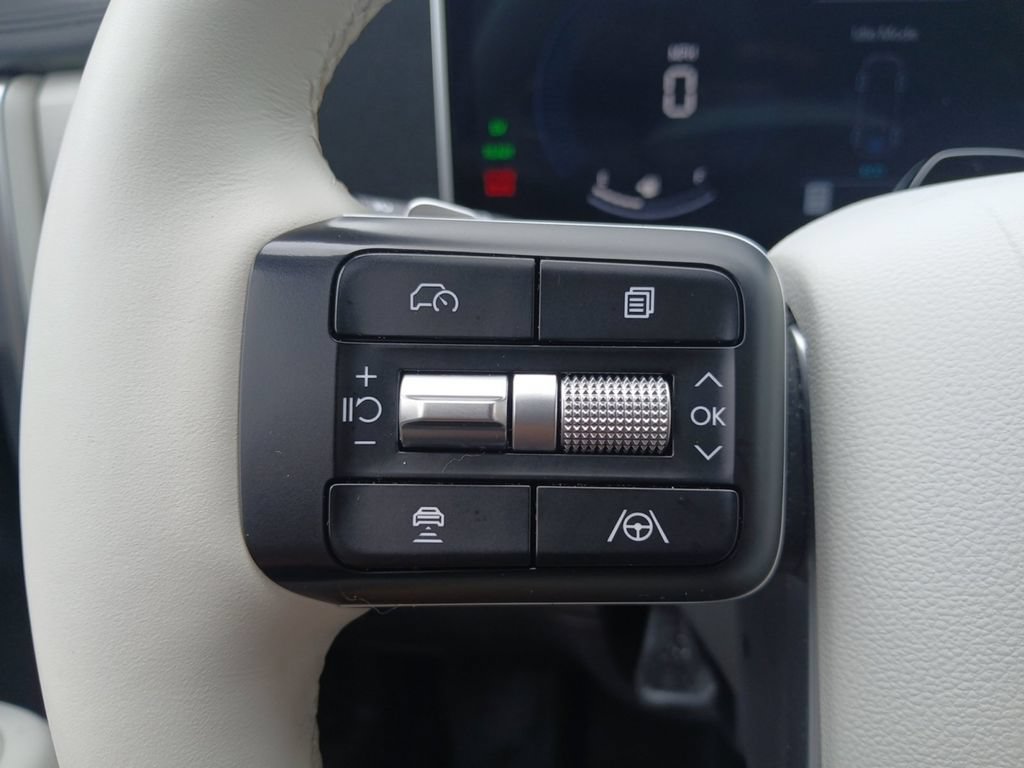 Used 2024 Hyundai Santa Fe SEL FWD image 33