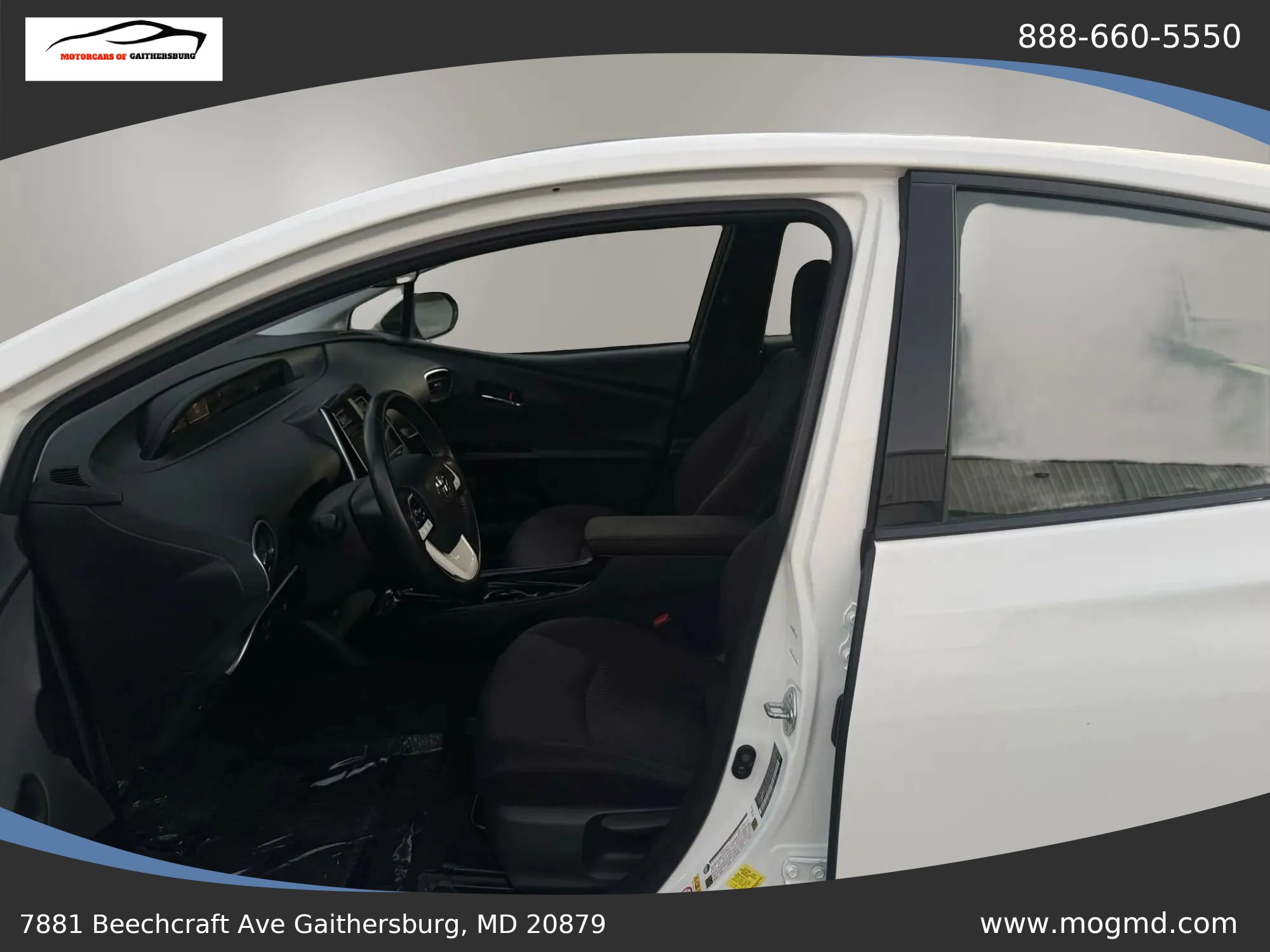 Used 2018 Toyota Prius Prime Plus w/ Carpet Mat Package FWD image 17