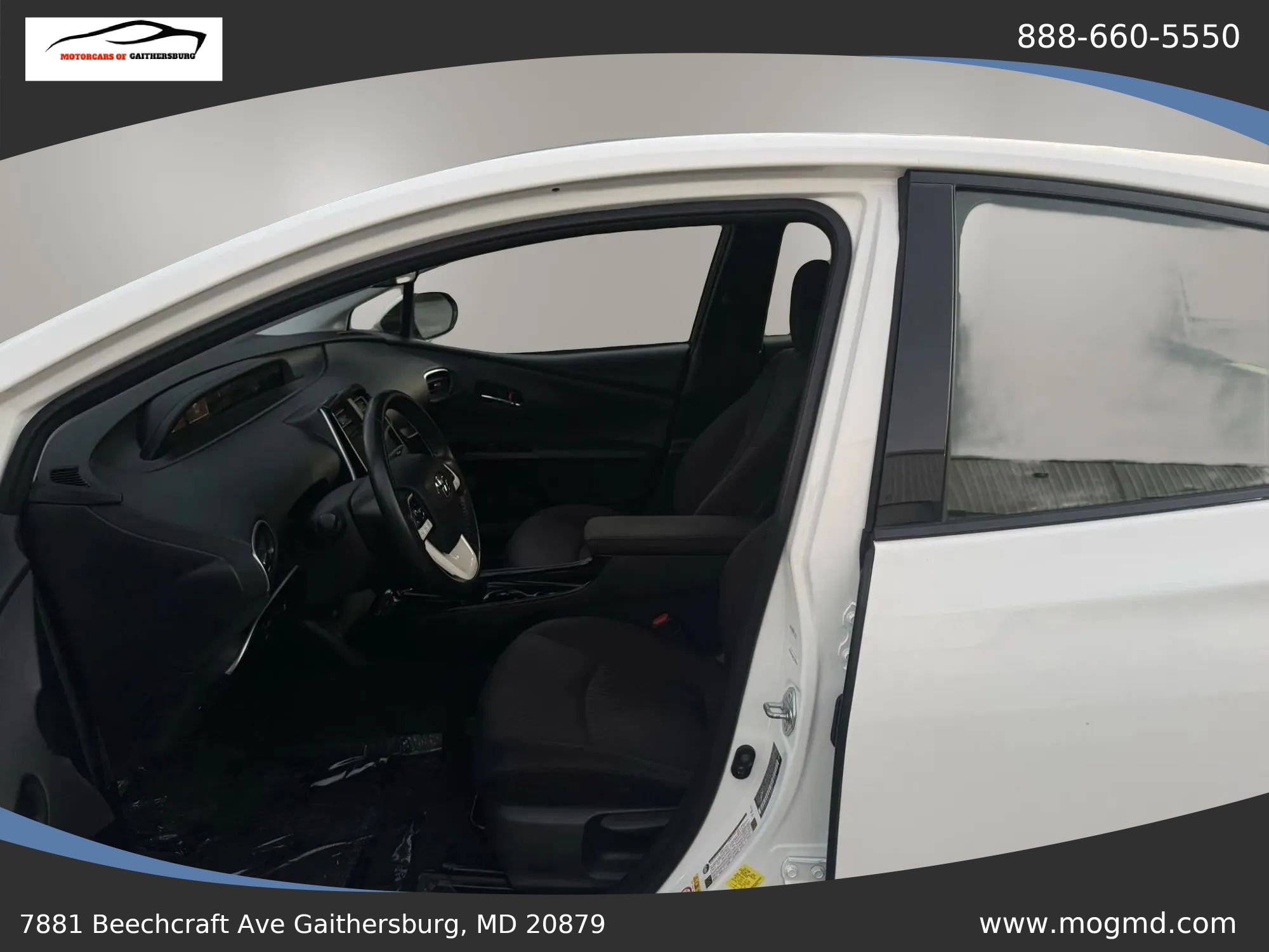 Used 2018 Toyota Prius Prime Plus w/ Carpet Mat Package FWD image 17
