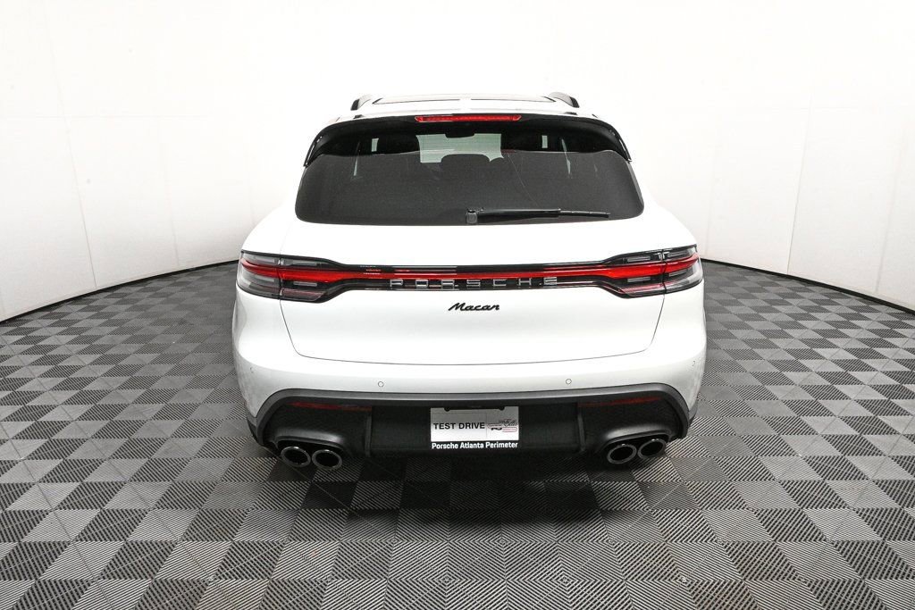 Certified 2026 Porsche Macan AWD/4WD image 30