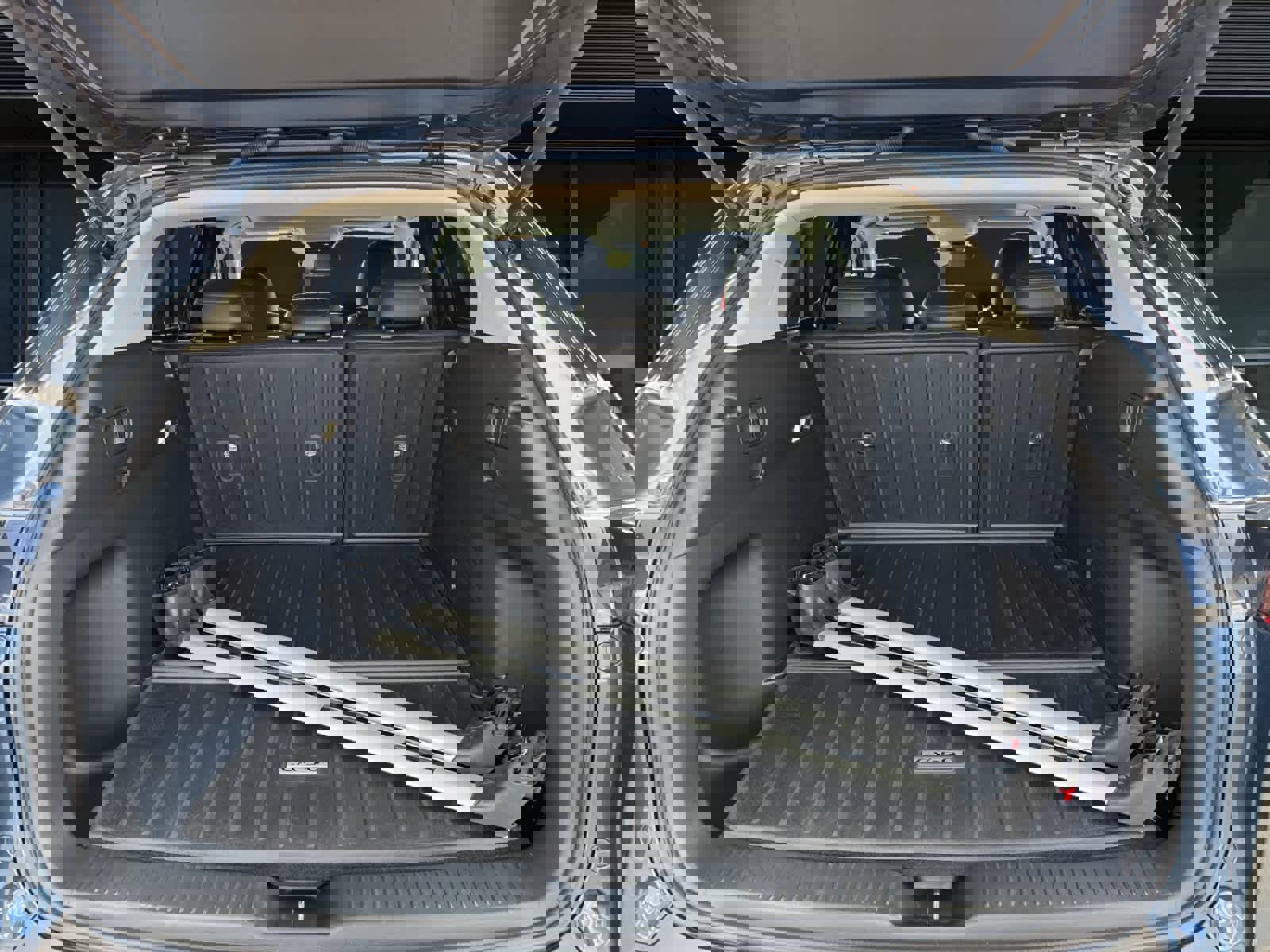 Used 2024 MAZDA CX-50 2.5 Turbo w/ Cargo Package image 12