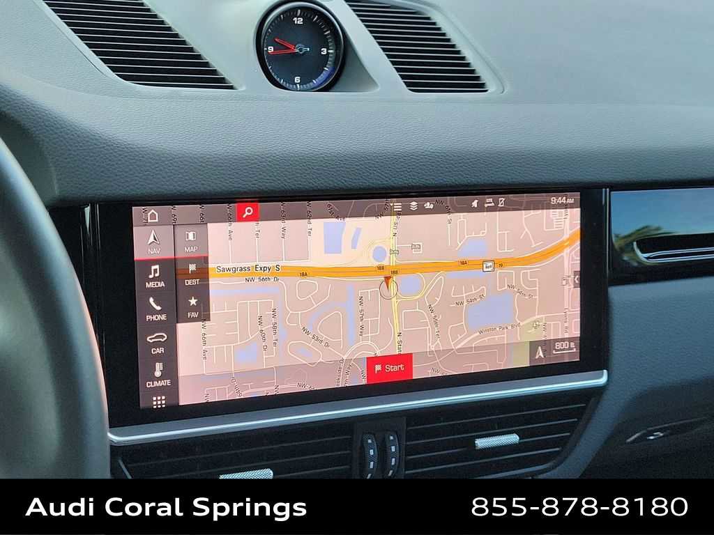 Used 2021 Porsche Cayenne image 24