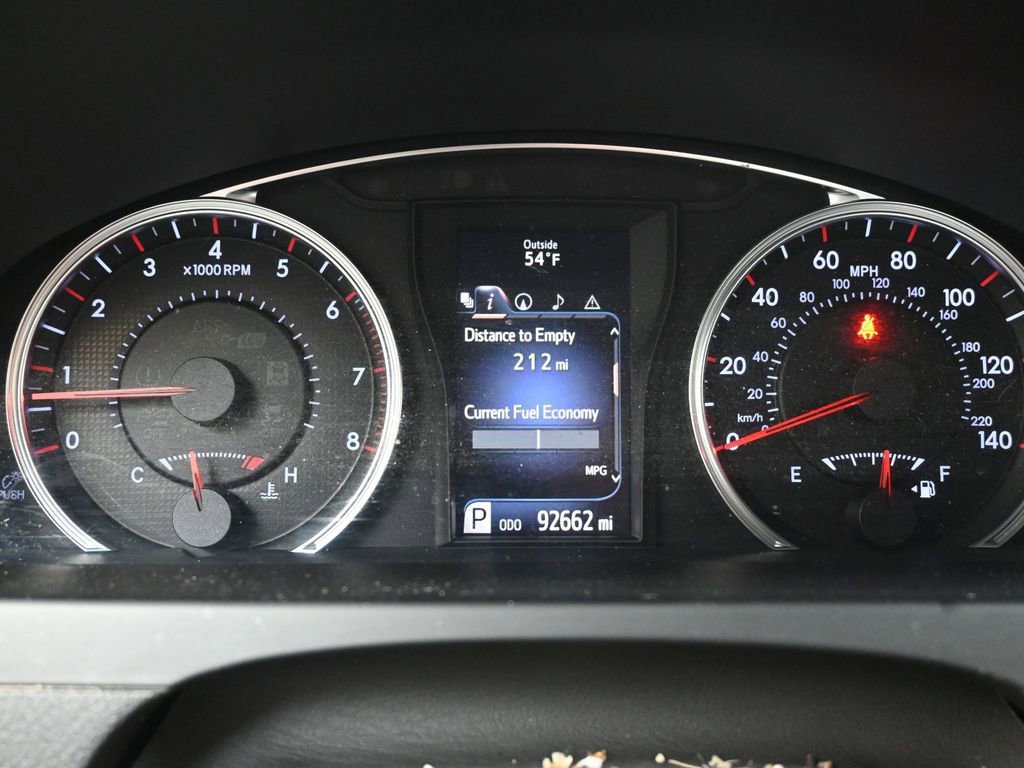 Used 2017 Toyota Camry SE w/ Moonroof Package image 25