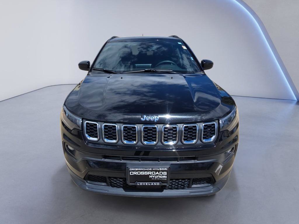 Used 2025 Jeep Compass Latitude w/ Sun & Sound Group AWD/4WD image 9