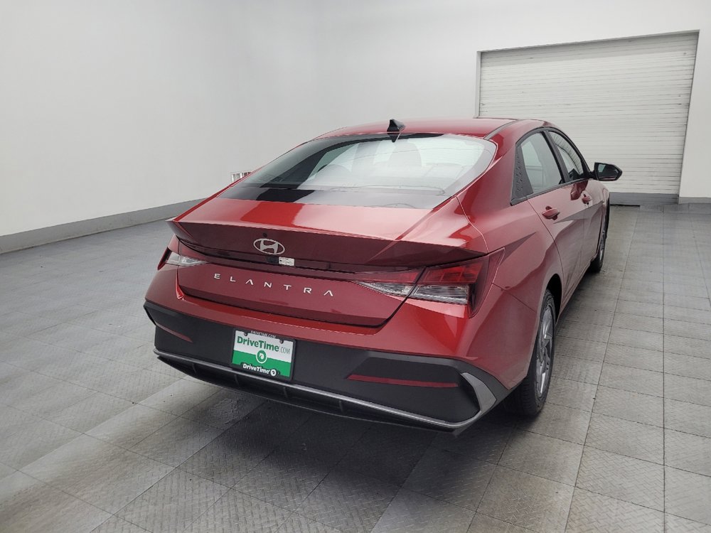 Used 2024 Hyundai Elantra SEL FWD image 9
