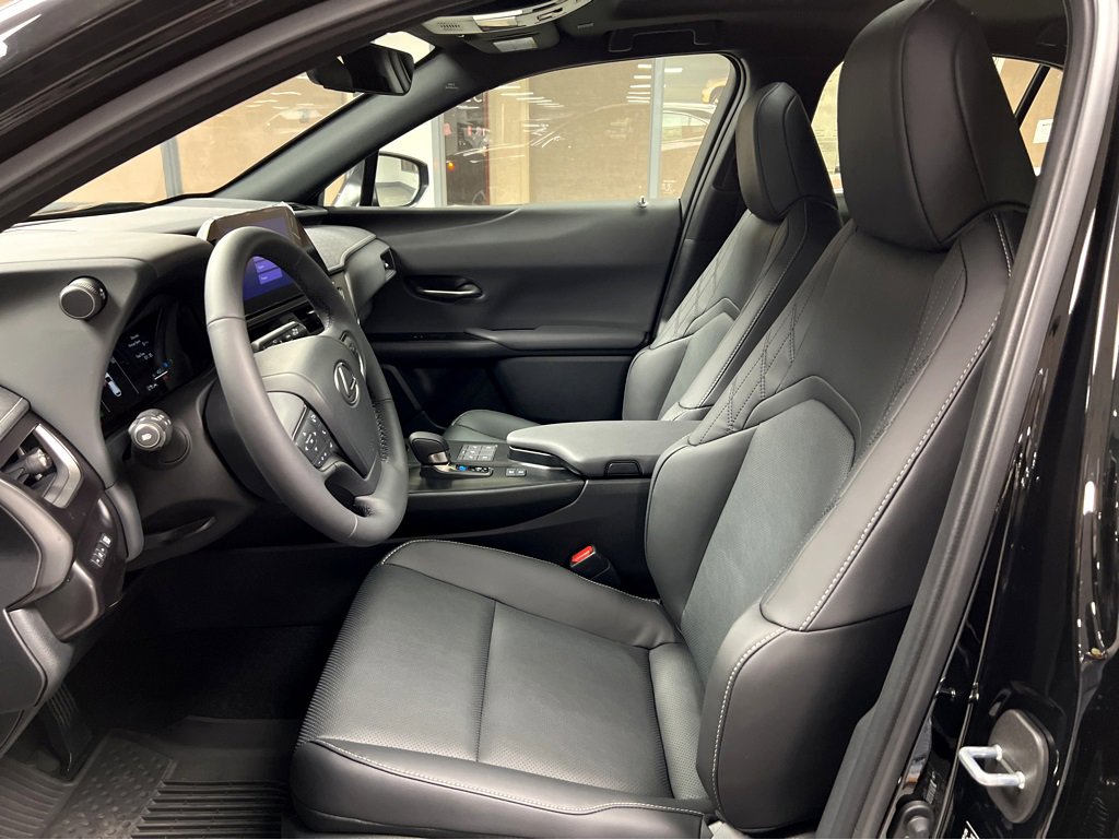New 2025 Lexus UX 300h AWD image 9