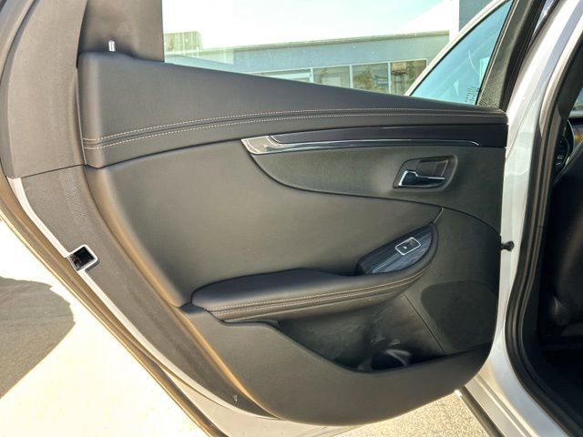 Used 2017 Chevrolet Impala Premier w/ Enhanced Convenience Package FWD image 16