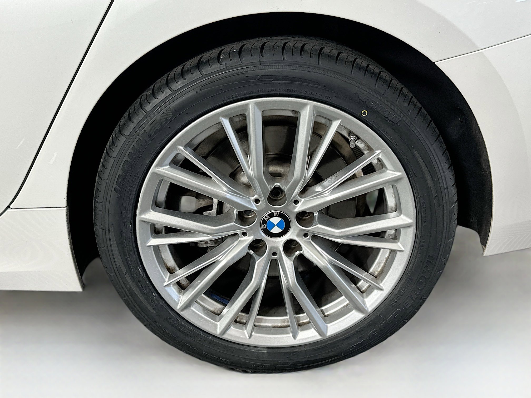 Used 2024 BMW 330i Sedan image 11