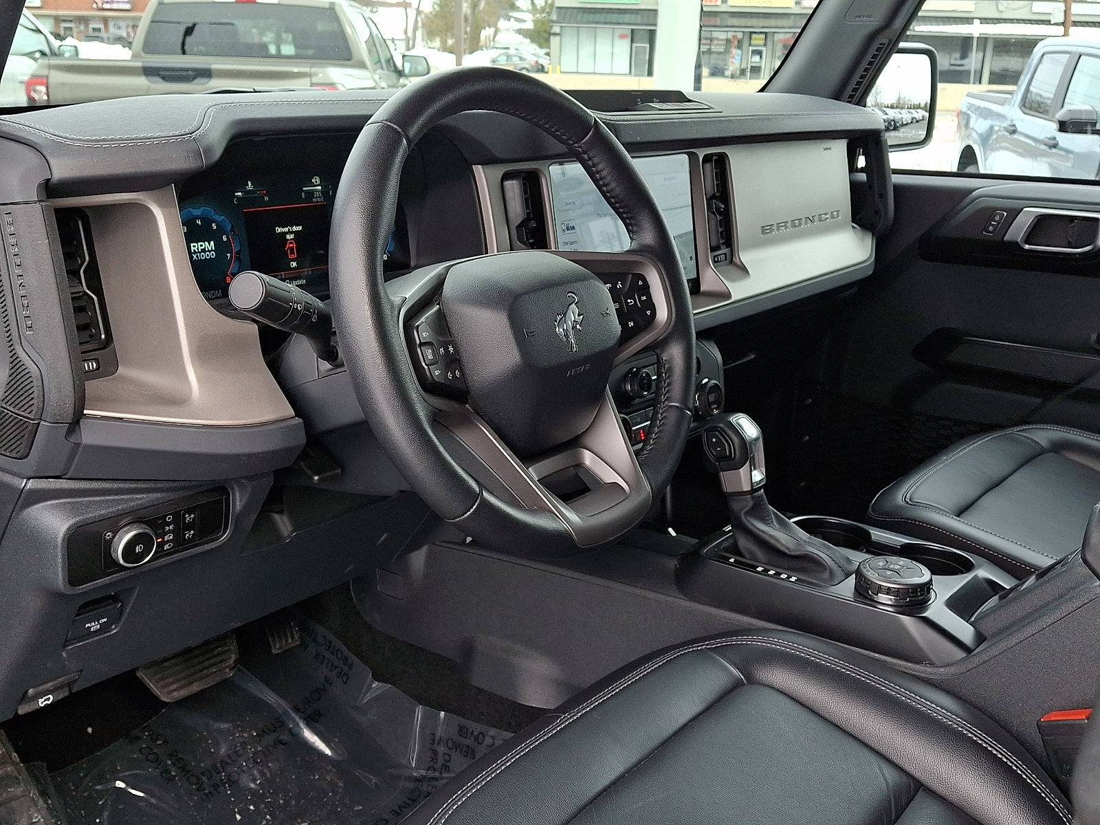 Used 2025 Ford Bronco Outer Banks image 15