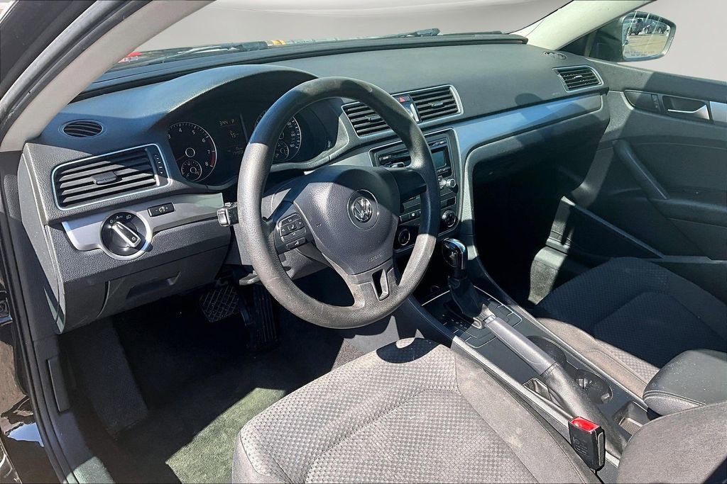 Used 2013 Volkswagen Passat 2.5 S FWD image 17