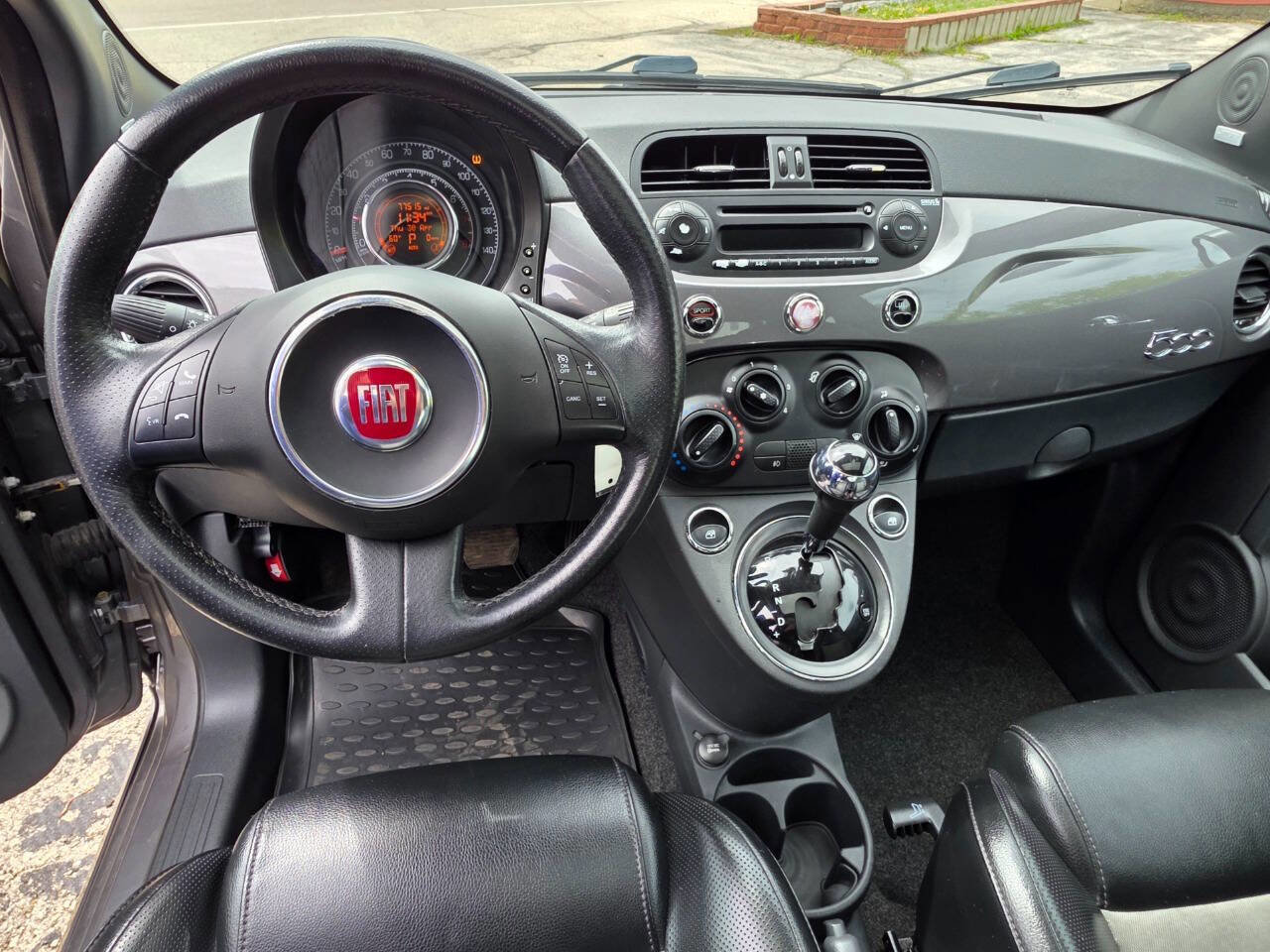 Used 2012 FIAT 500 Sport w/ Safety & Sound Pkg FWD image 10