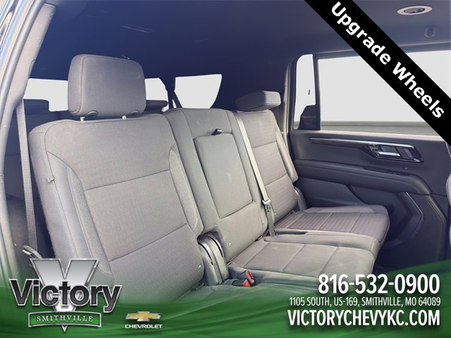 Used 2025 Chevrolet Suburban LS image 18