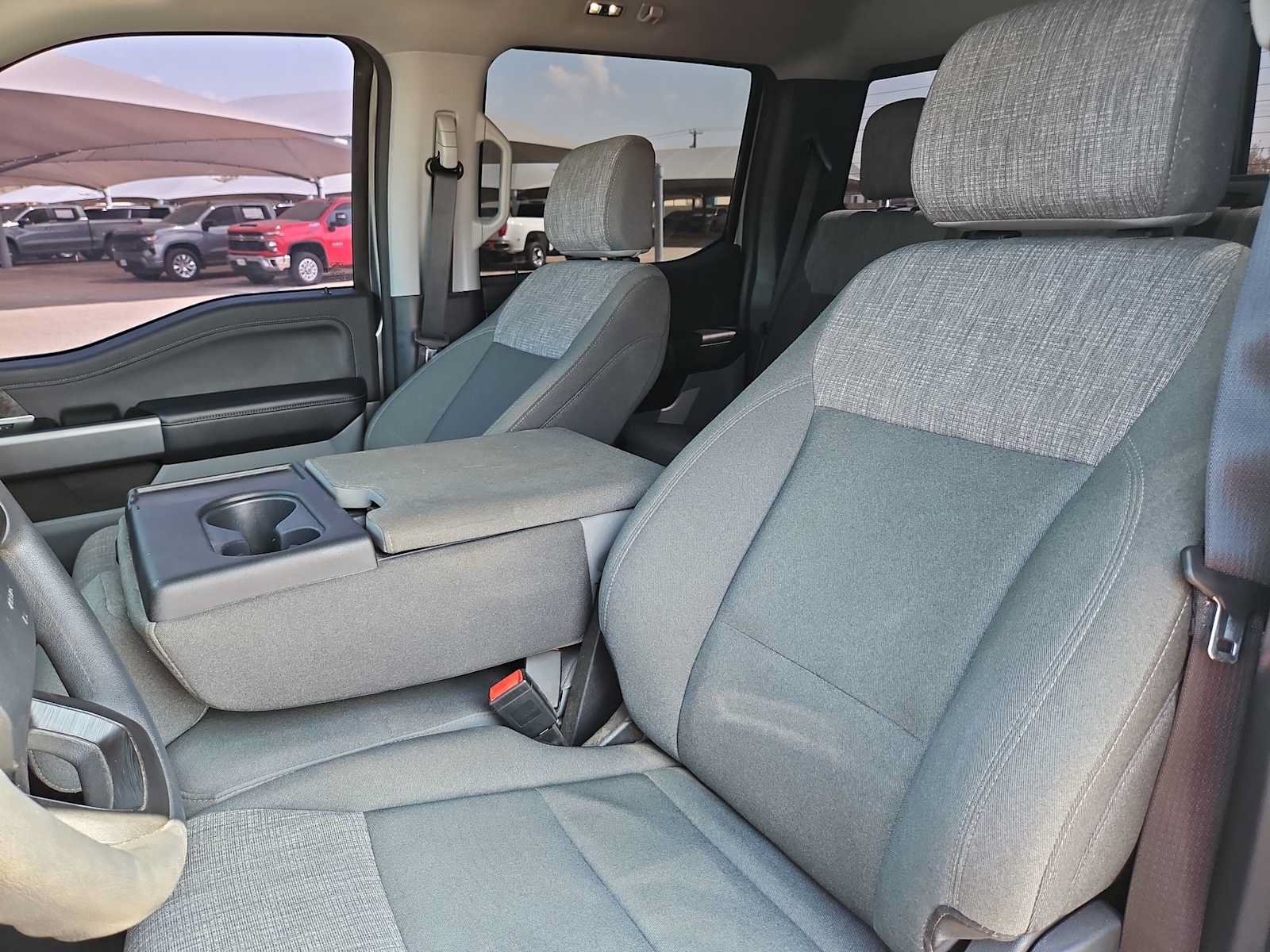 Used 2025 Ford F250 XLT w/ Black Appearance Package AWD/4WD image 15