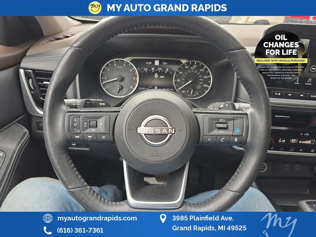 Used 2023 Nissan Rogue SL AWD/4WD image 11