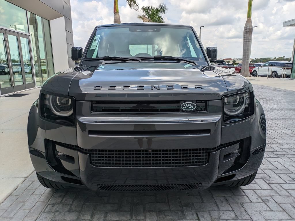 New 2026 Land Rover Defender 130 X-Dynamic SE AWD/4WD image 3