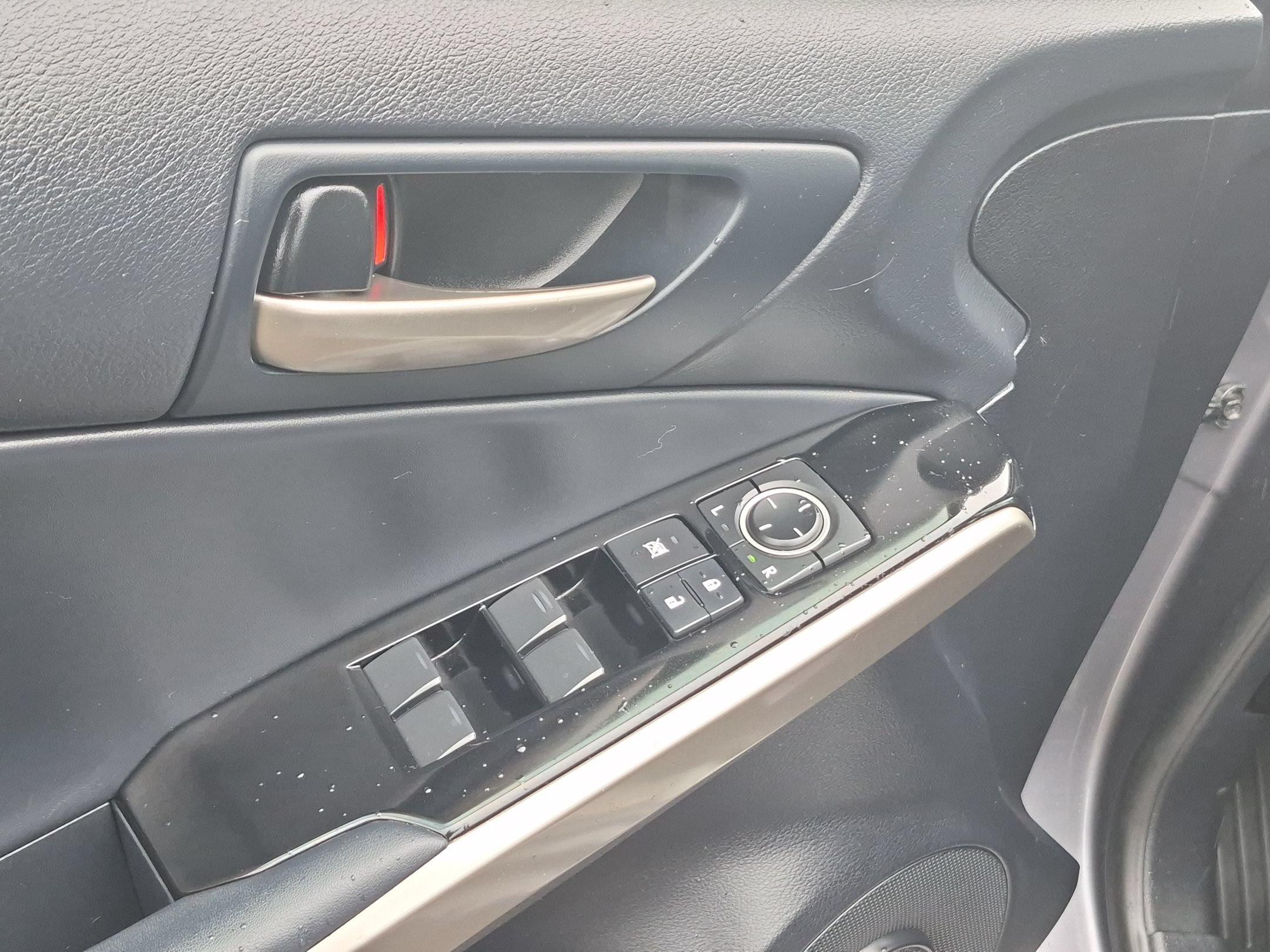 Used 2017 Lexus IS 300 AWD image 10