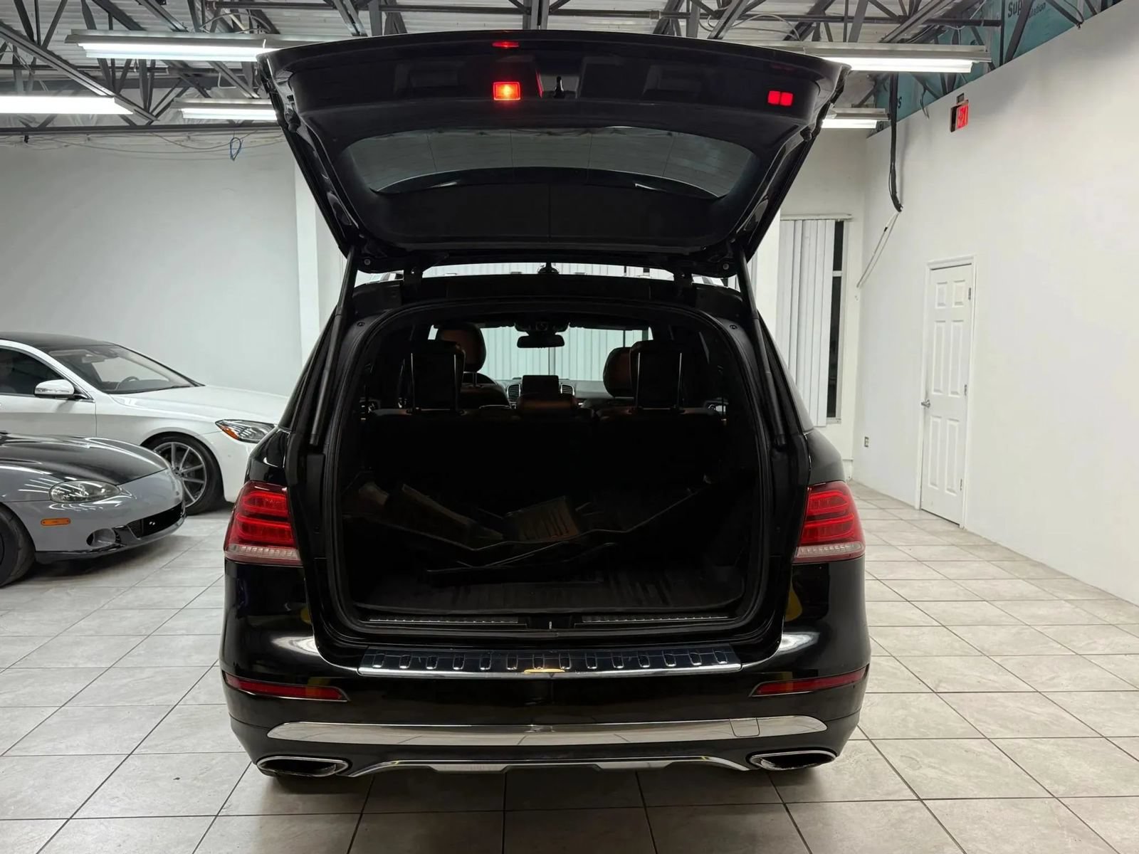 Used 2016 Mercedes-Benz GLE 350 w/ Premium Package image 17