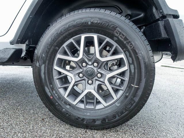 New 2025 Jeep Wrangler Sahara AWD/4WD image 13