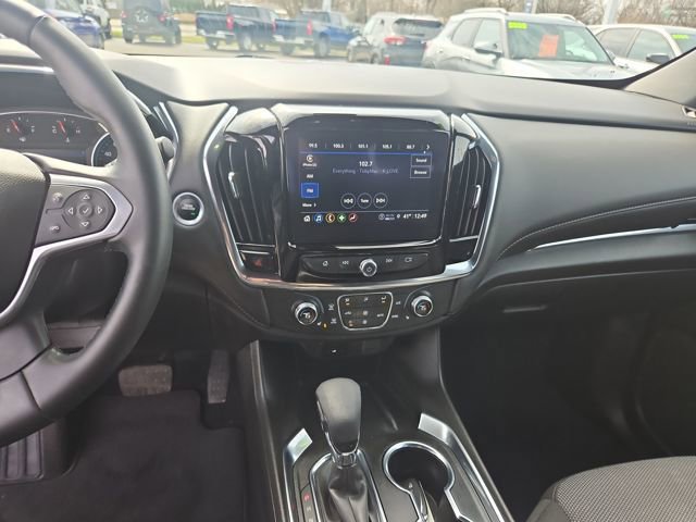Used 2023 Chevrolet Traverse LT image 18