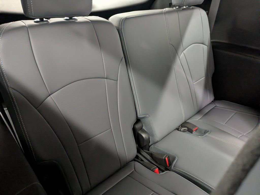 Used 2023 Buick Enclave Essence w/ Experience Buick Package image 26