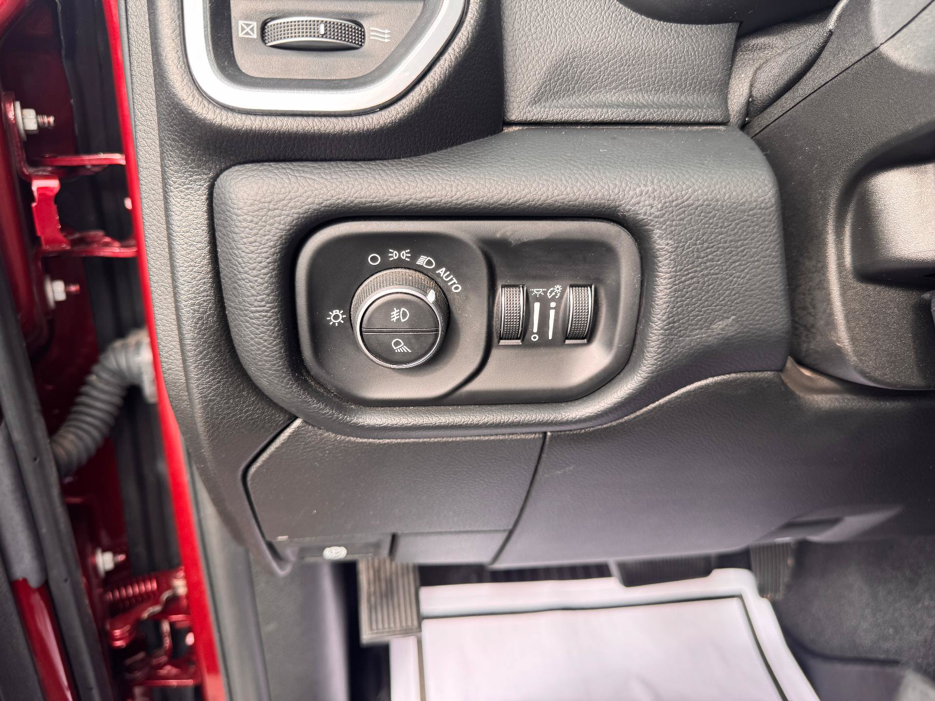 Used 2019 RAM 2500 Laramie AWD/4WD image 25