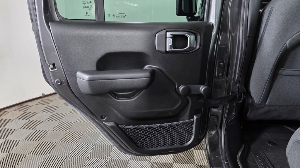 Used 2024 Jeep Gladiator Sport image 26