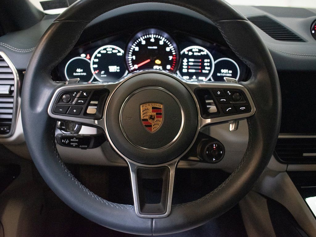 Certified 2023 Porsche Cayenne Platinum Edition image 25