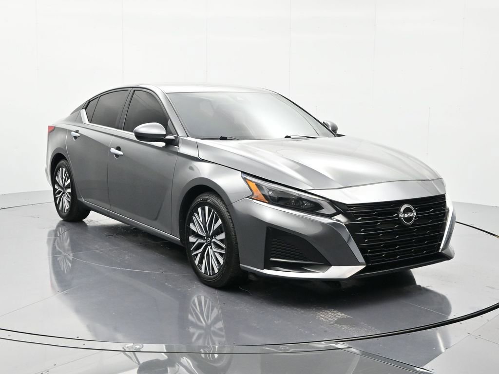 Used 2023 Nissan Altima 2.5 SV image 3
