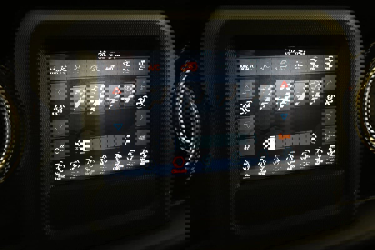 Used 2021 Jeep Wrangler Unlimited Sahara image 46