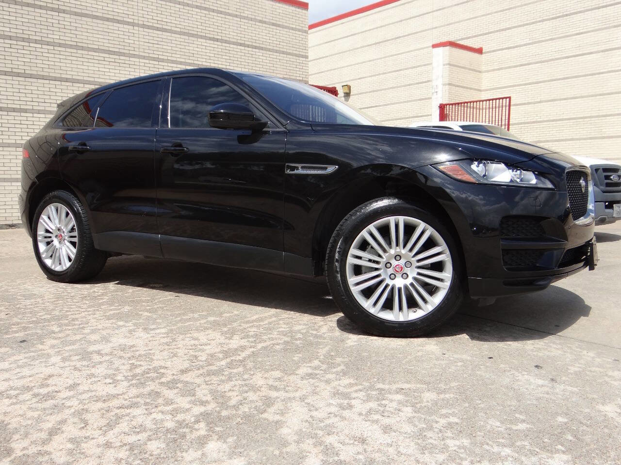 Used 2017 Jaguar F-PACE Premium AWD/4WD image 40