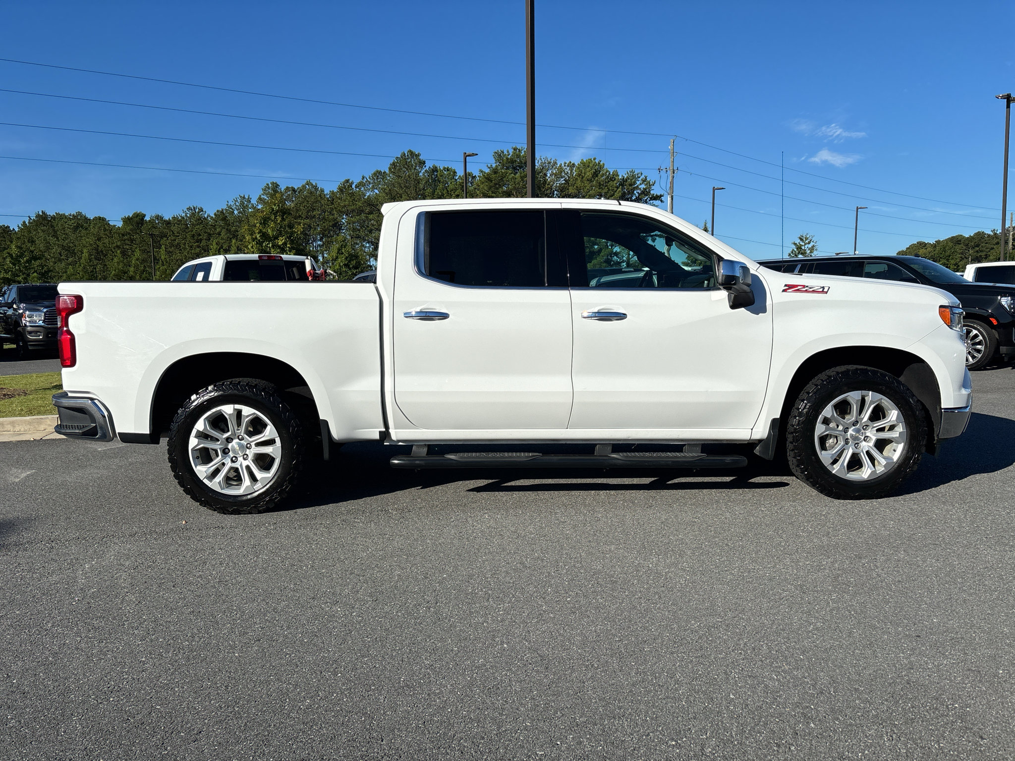 Used 2023 Chevrolet Silverado 1500 LTZ w/ LTZ Convenience Package II AWD/4WD image 4