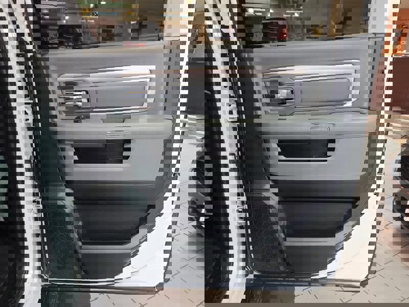 Used 2016 RAM 1500 Classic SLT w/ Trailer & Traction Group image 17