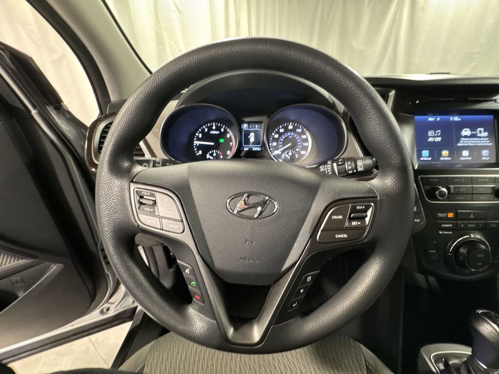 Used 2017 Hyundai Santa Fe SE image 22