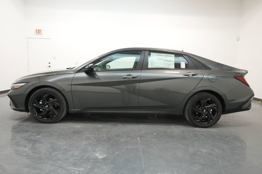 New 2026 Hyundai Elantra Sport image 4
