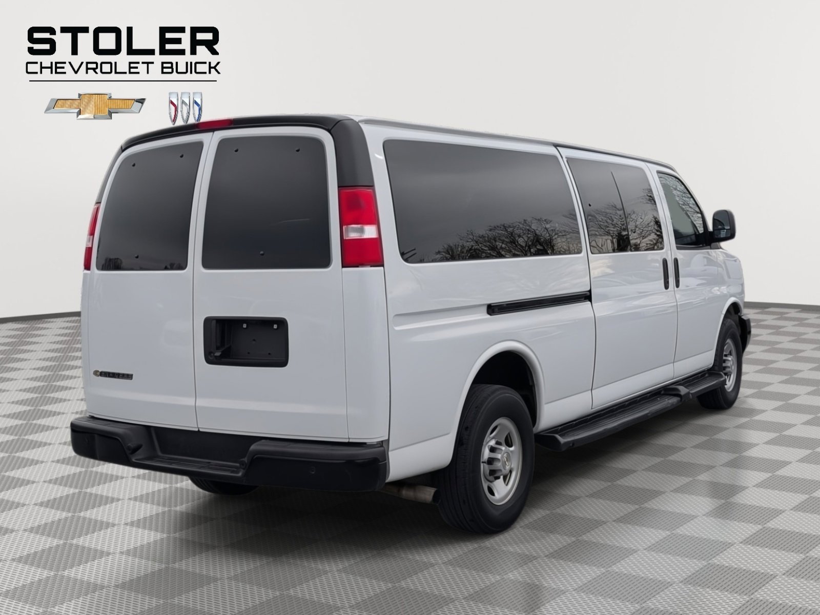 Used 2023 Chevrolet Express 3500 LS image 5